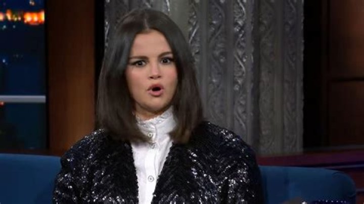 Selena Gomez Talks Her Relationships & Feeling ‘Trapped’ In Public Eye – Hollywood Life