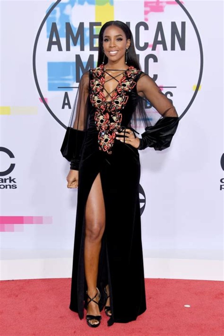 Sexiest American Music Awards Dresses Of All-Time