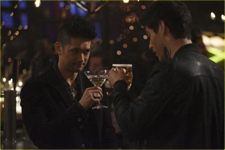 Shadowhunters Magnus Alec Date
