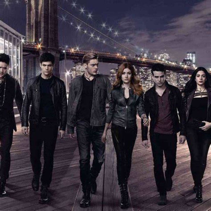 Shadowhunters &ndash; HollywoodLife Exclusive NYCC Portraits
