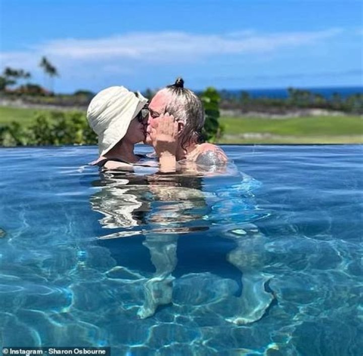 Sharon & Ozzy Osbourne Kiss