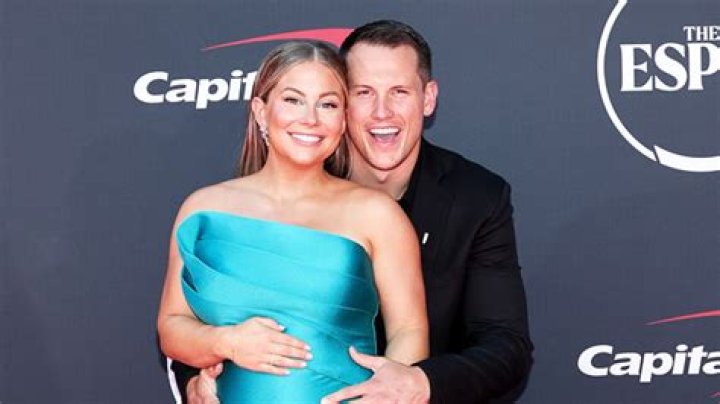 Shawn Johnson Shows Off Baby Bump In Blue Dress At 2023 ESPYS: Photos – Hollywood Life