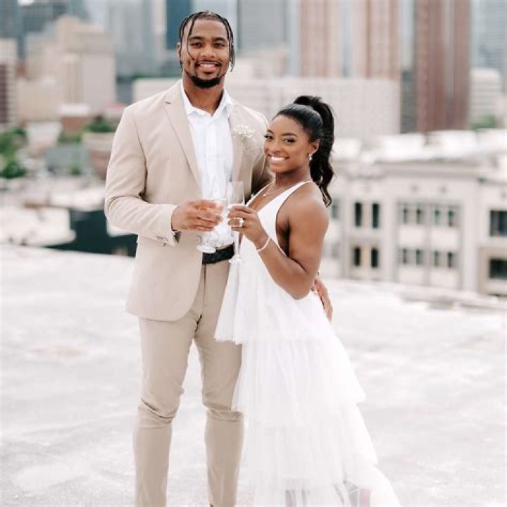 Simone Biles & Jonathan Owens Make Social Media Debut After Her Split From Ex Stacey Ervin Jr