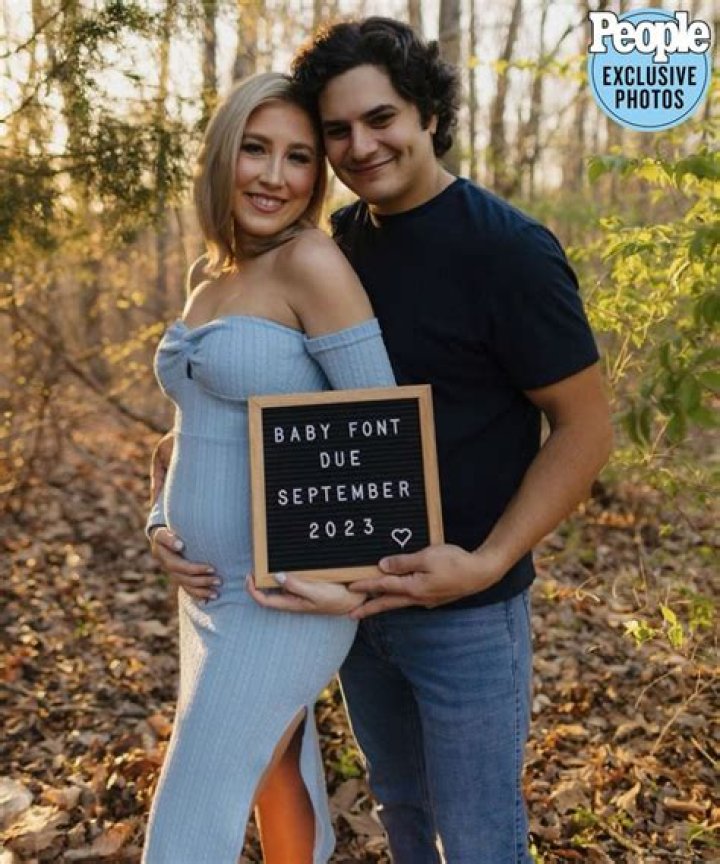 Singer Expecting First Baby – Hollywood Life