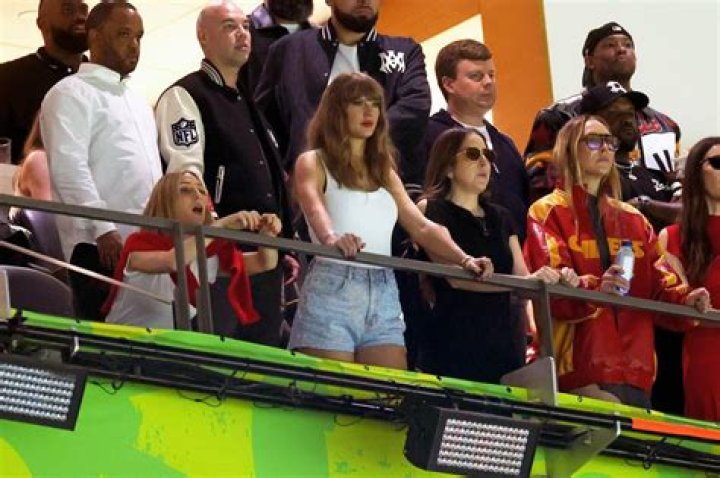 Singer Taylor Swift spotted leaving GYM In New York City Pictured: Taylor Swift Ref: SPL1343982 310816 NON-EXCLUSIVE Picture by: SplashNews.com Splash News and Pictures USA: +1 310-525-5808 London: +44 (0)20 8126 1009 Berlin: +49 175 3764 166 World Rights