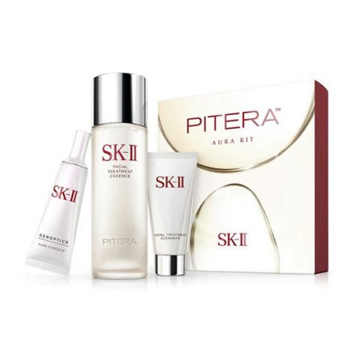 SK-II PITERA&trade; Aura Bright Kit Fantasista Utamaro, $110, Sephora