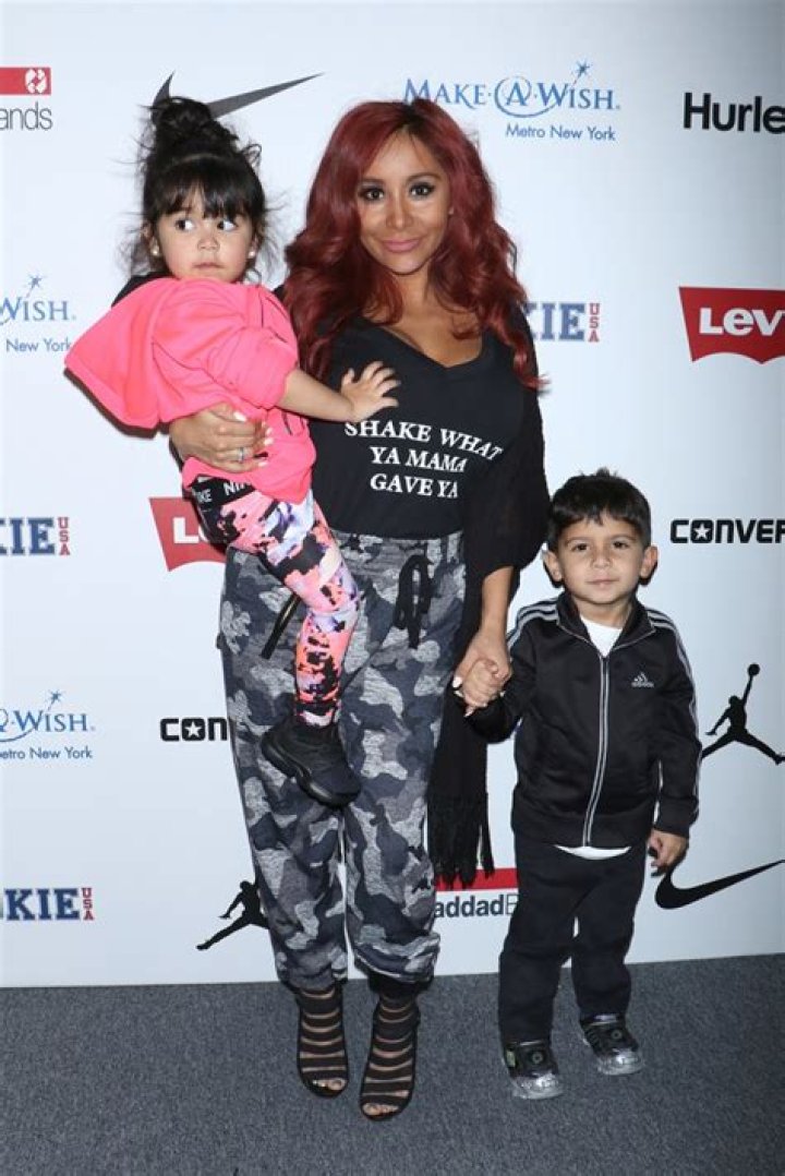 Snooki and Lorenzo and Giovanna During NYFW