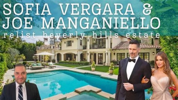 Sofia Vergara & Joe Manganiello smile at each other