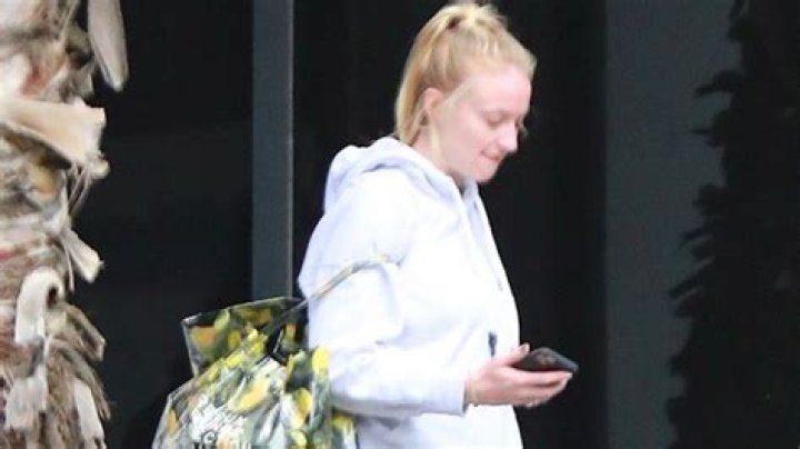 Sophie Turner Sports Baggy Sweatshirt & No Makeup After Suspected ‘Babymoon With Joe Jonas  