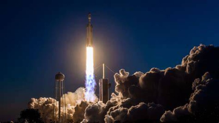 SPACE.NK.apothecary R+Co Moon Landing Anti-Humidity Spray, $32, Nordstrom