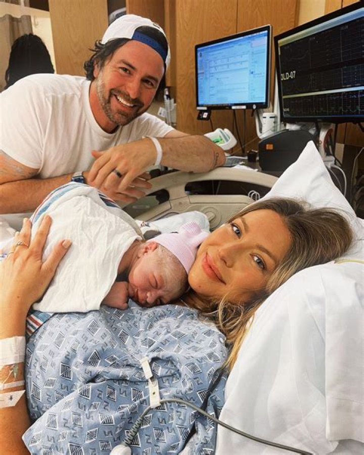 Stassi Schroeder Shares First Photo & Videos Of Newborn Baby – Hollywood Life