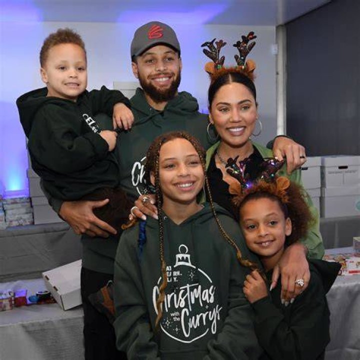 Steph & Ayesha Curry’s 3 Kids Are All Smiles & Look So Much Alike In Sweet New Pics
