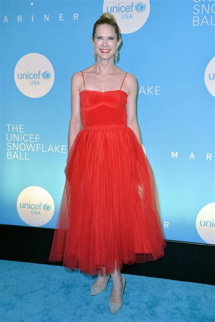 Stephanie March 14th Annual UNICEF Snowflake Ball, Arrivals, New York, USA - 27 Nov 2018 Celebrating its fourteenth year, the UNICEF Snowflake Ball is one of the most notable galas in New York City. Presented by Mariner Investment Group, this year's event will kick off the holiday season and raise funds in support of UNICEF's work to save and improve the lives of the world's most vulnerable children.