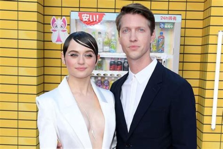 Steven Piet, Joey King