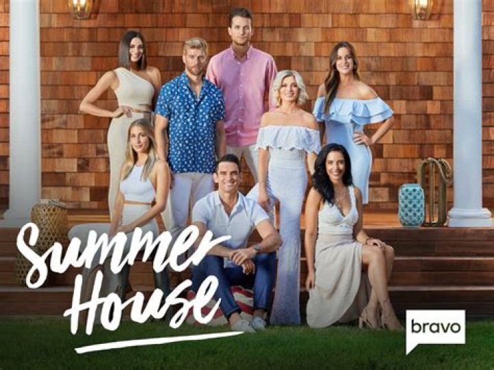 SUMMER HOUSE -- Season:3 -- Pictured: (l-r) Paige DeSorbo, Amanda Batula, Kyle Cooke, Carl Radke, Jordan Verroi, Lindsay Hubbard, Danielle Olivera, Hannah Berner -- (Photo by: Karolina Wojtasik/Bravo)