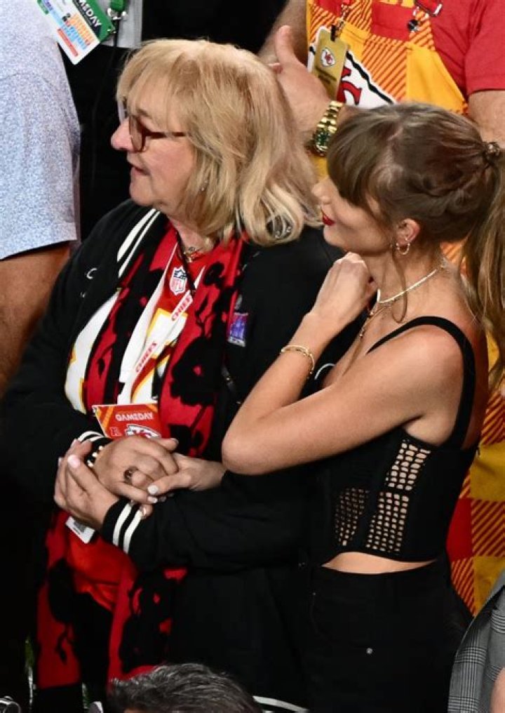 Taylor Swift Donna Kelce