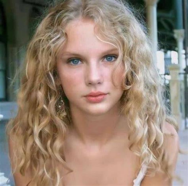 Taylor Swift Natural Hair Color