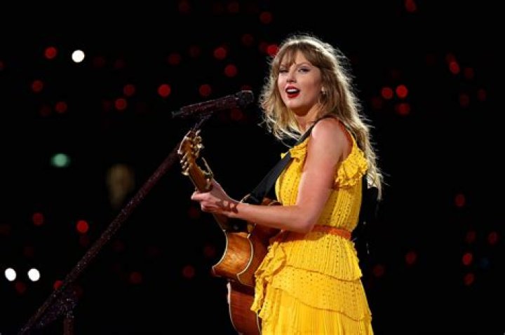 Taylor Swift performing in Singapore