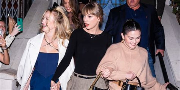 Taylor Swift & Squad Roll Into Drake’s Birthday Party After He Shows Her Instagram Love