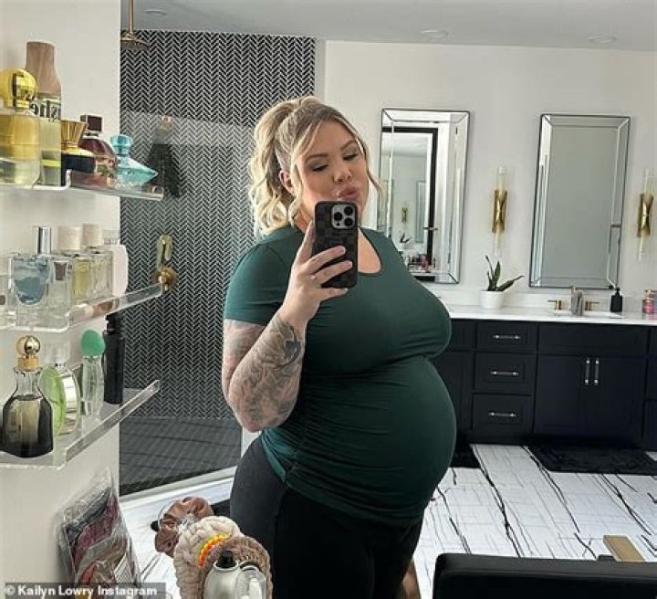 ‘Teen Mom 2’s Kailyn Lowry Shows Off Her Nearly 33-Week Baby Bump In Bikini & Sheer Coverup
