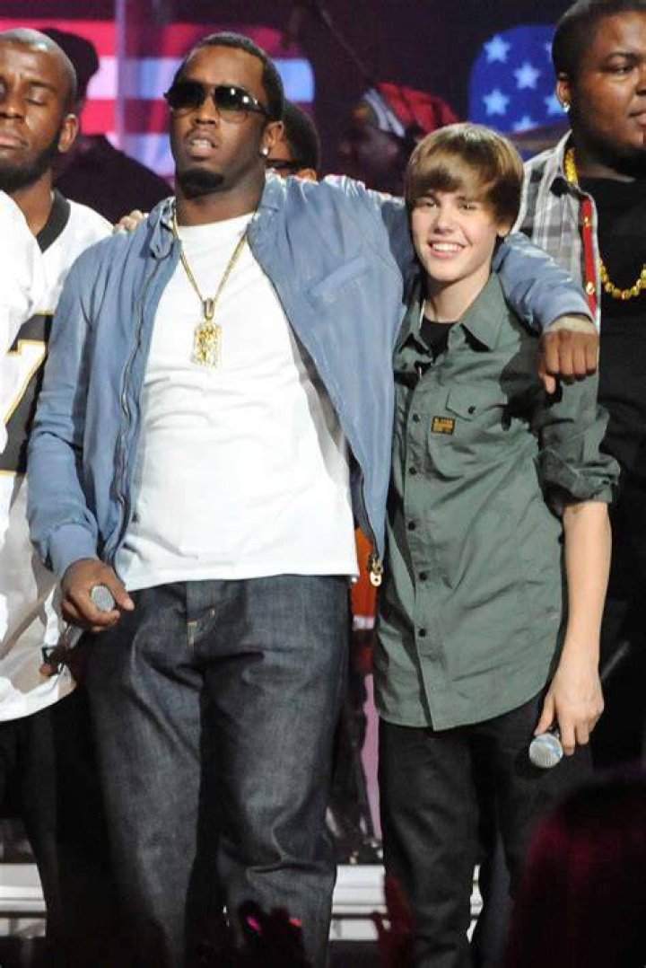 Teen superstar Justin Bieber and singer Selena Gomez were seen outside their hotel in Miami Beach. They tried to get to the beach, but turned around when they saw all the paparazzi waiting for them.Pictured: Justin Bieber,Selena Gomez,Justin BieberSelena GomezRef: SPL234804 181210 NON-EXCLUSIVEPicture by: SplashNews.comSplash News and PicturesLos Angeles: 310-821-2666New York: 212-619-2666London: +44 (0)20 7644 7656Berlin: +49 175 3764 Rights