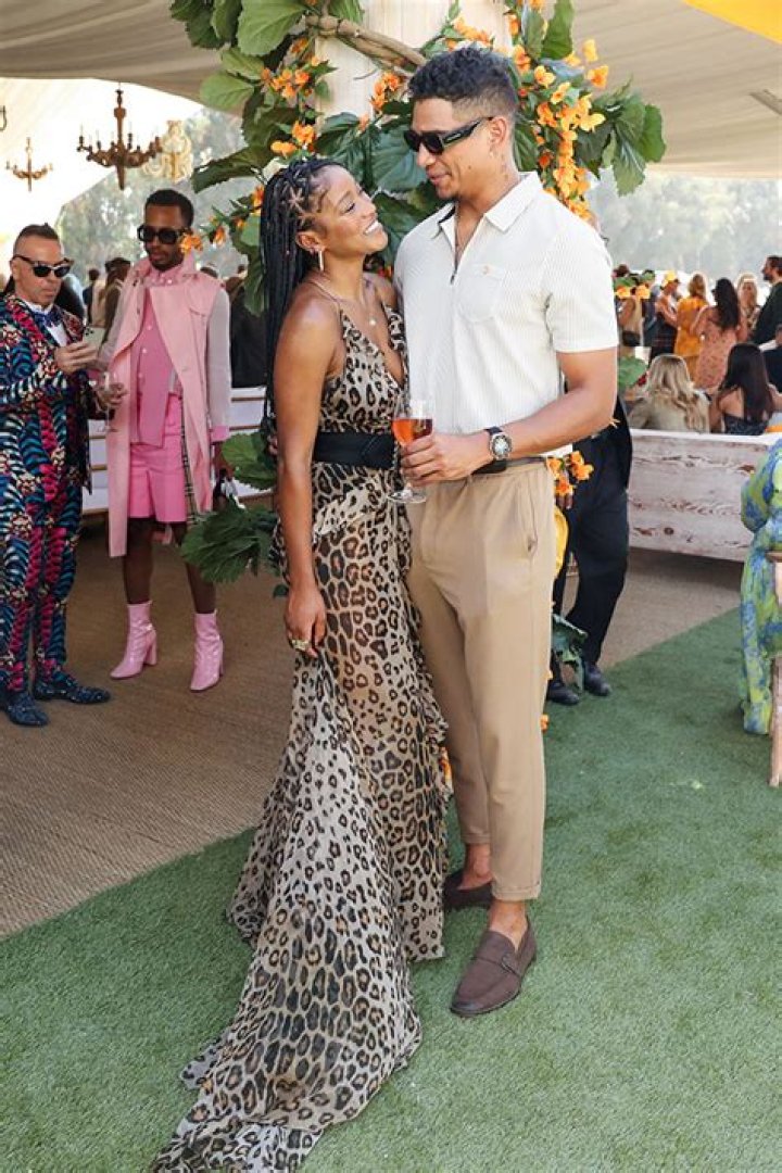 Tells All About Their Week Together – Hollywood Life