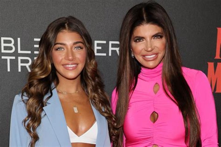 Teresa Giudice’s Gia Posts Lookalike Photo – Hollywood Life