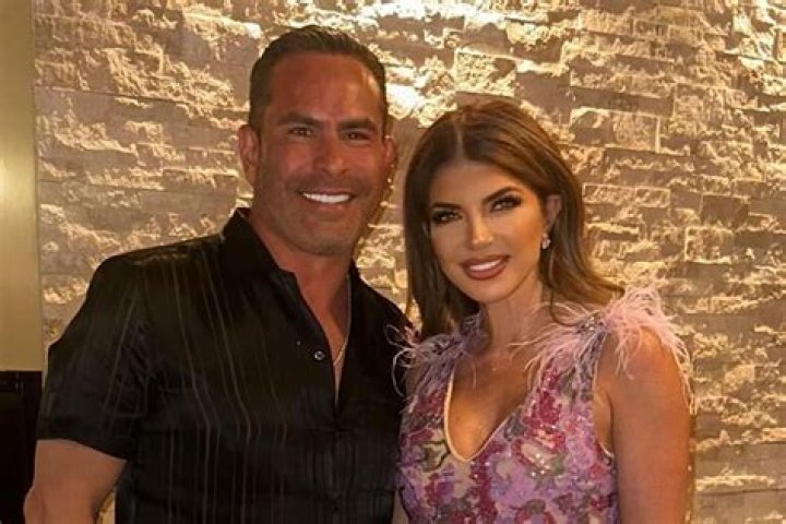 Teresa Giudice’s Hubby Luis Ruelas Says He Wears Her Dead Dad’s PJs To Make Her Kids ‘Feel Safe’