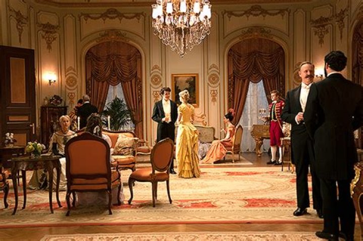 ‘The Gilded Age’ EP Teases Larry Russell & Marian Brooks Romance – Hollywood Life