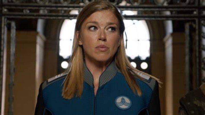 THE ORVILLE, l-r: Adrianne Palicki, Seth MacFarlane, Halston Sage, J. Lee, Scott Grimes in 'Mad Idolatry' (Season 1, Episode 12, aired December 7, 2017). ph: Jordin Althaus/&copy;Fox/courtesy Everett Collection