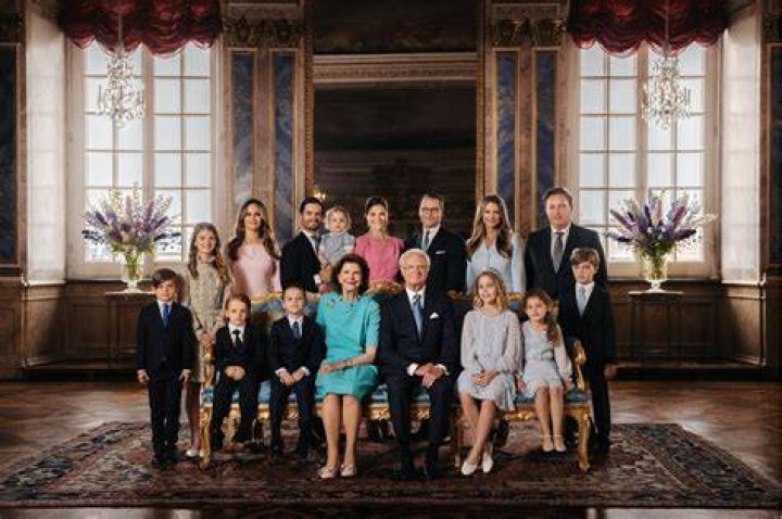 The Royal Family Portrait After Archie&rsquo;s Christening