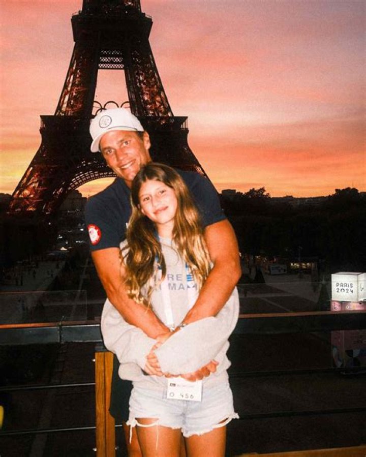 Tom Brady hugs daughter Vivian at the Super Bowl