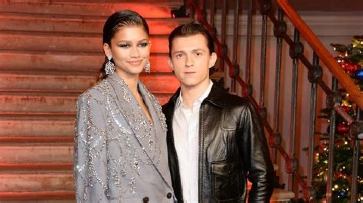 Tom Holland & Zendaya Hug On Set