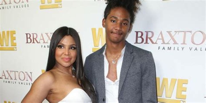 Toni Braxton kisses her son Diezel Braxton-Lewis