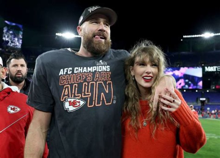 Travis Kelce Puts Up Taylor Swift’s Heart Hands After Scoring a Touchdown During Chiefs Playoff Game