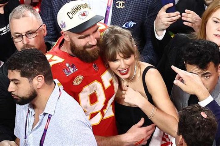 Travis Kelce’s Chiefs Coach Supports His Taylor Swift Romance – Hollywood Life