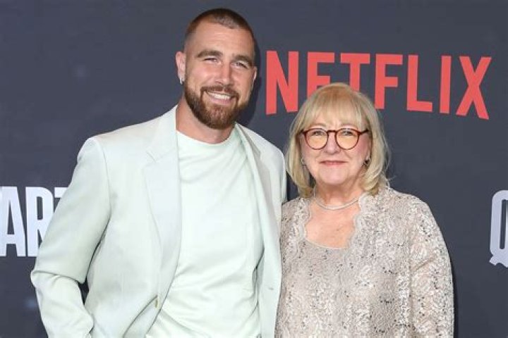 Travis Kelce&rsquo;s Mom Donna Reportedly Reacts to His Taylor Swift Romance