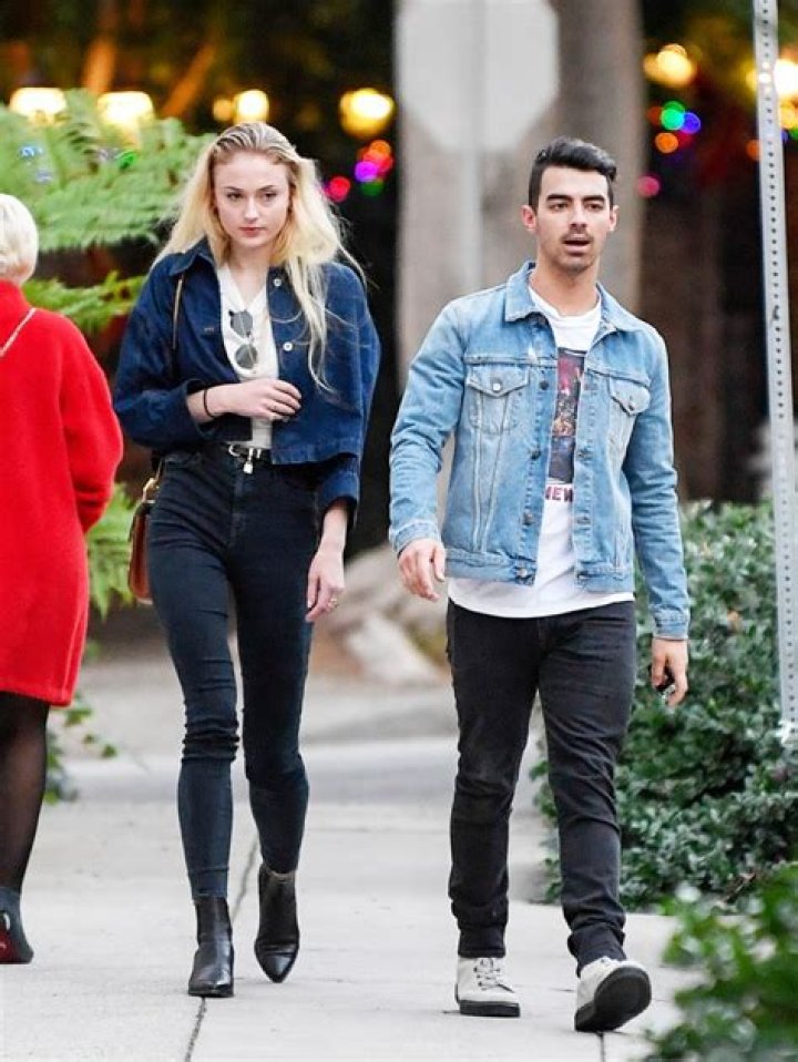 Twinning Celebrity Couples