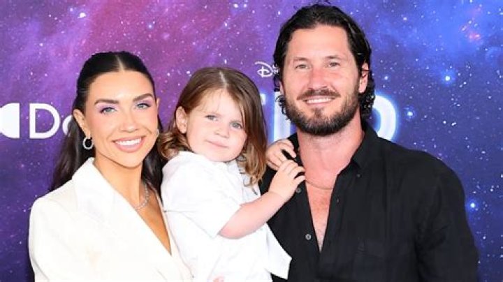 Valentin Chmerkovskiy & Jenna Johnson