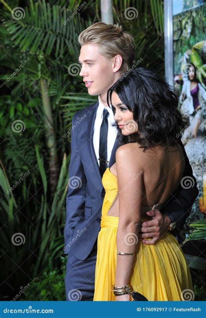 Vanessa Hudgens & Austin Butler