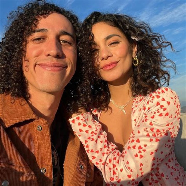 Vanessa Hudgens and Cole Tucker arriving at their hotel in Paris. 15 Nov 2022 Pictured: Vanessa Hudgens Cole Tucker. Photo credit: Spread Pictures / MEGA TheMegaAgency.com +1 888 505 6342 (Mega Agency TagID: MEGA918231_001.jpg) [Photo via Mega Agency]