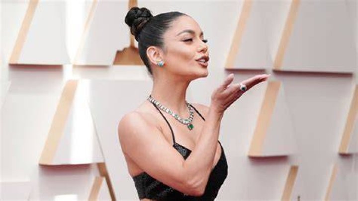Vanessa Hudgens’ Plunging Black Dress: Photos – Hollywood Life
