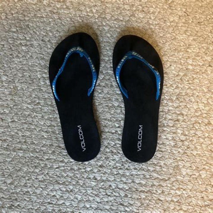 Volcom flipflops