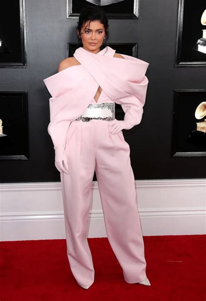 Wackiest Grammys Dresses 2019 &mdash; See Weirdest Fashion On Red Carpet