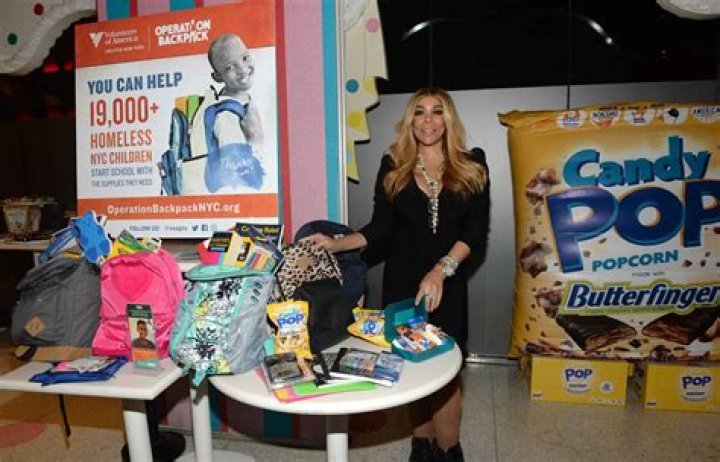 Wendy Williams hosts Snaxsationalbrands #GivingTuesday