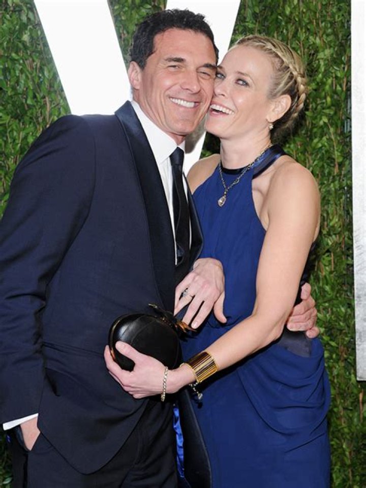 Who Is Chelsea Handler Dating? Everything To Know About Her Boyfriend – Hollywood Life
