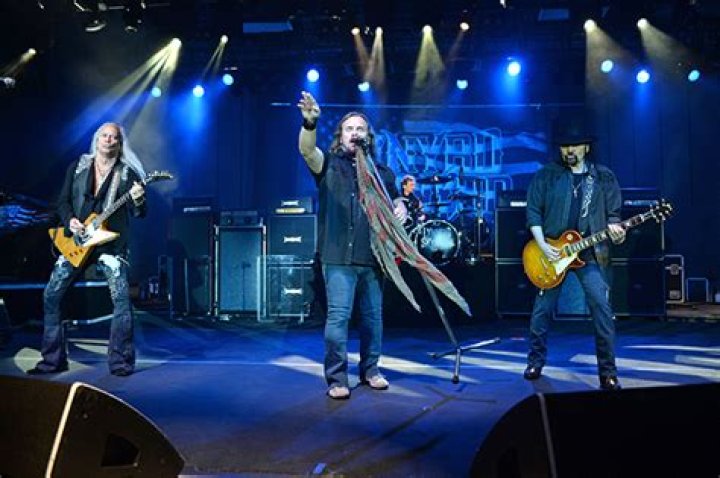 Who Is Gary Rossington? 5 Things About The Lynyrd Skynyrd Guitarist – Hollywood Life