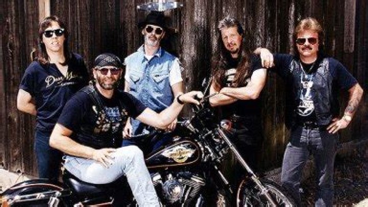 Who Is John Hartman? What To Know About The Doobie Brothers Dummer – Hollywood Life