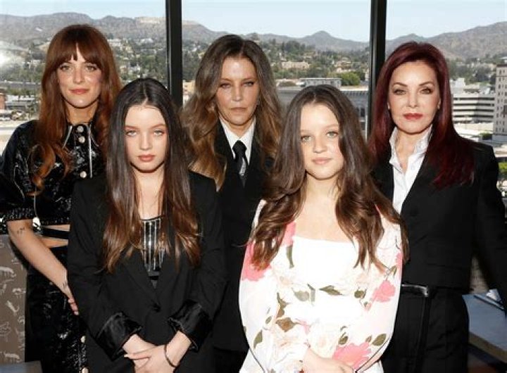 Who Is Lisa Marie Presley? Facts On Elvis & Priscilla’s Daughter – Hollywood Life