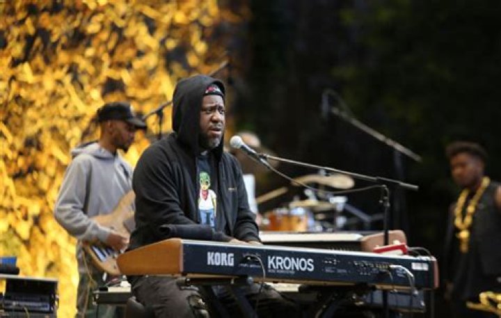 Who Is Robert Glasper? 5 Things About Pianist Performing At The Oscars – Hollywood Life